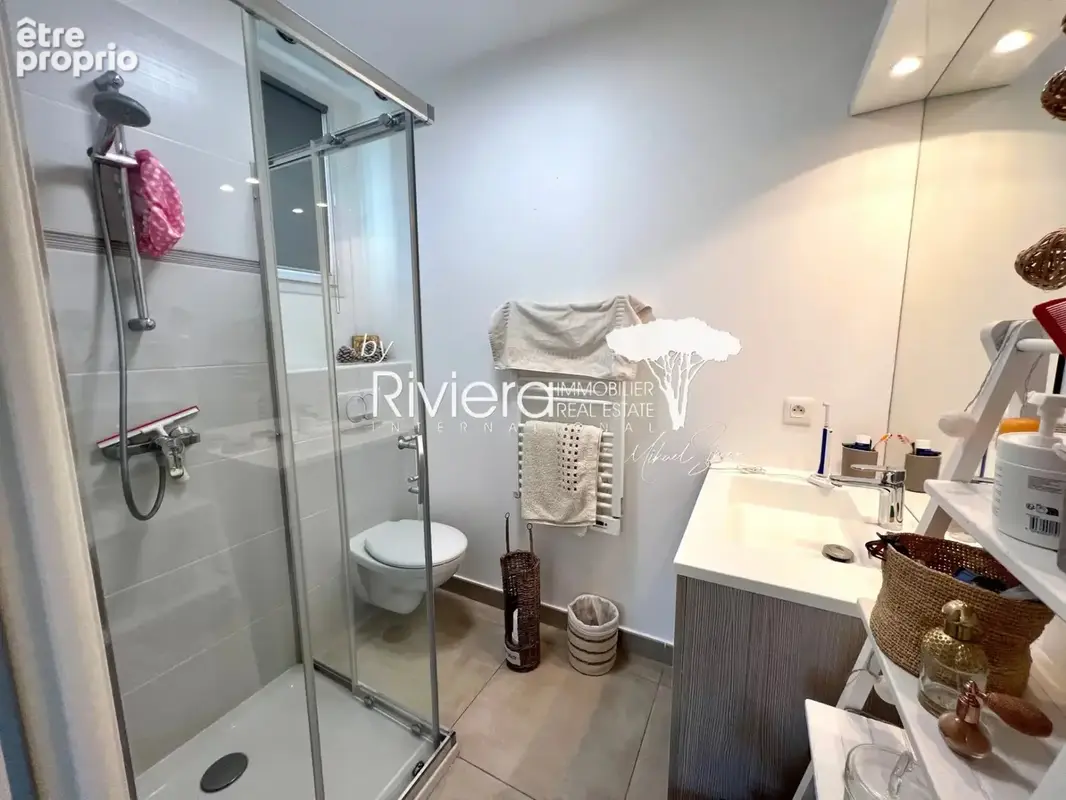 T4 dernier etage avec piscine et double box ! - photo 11