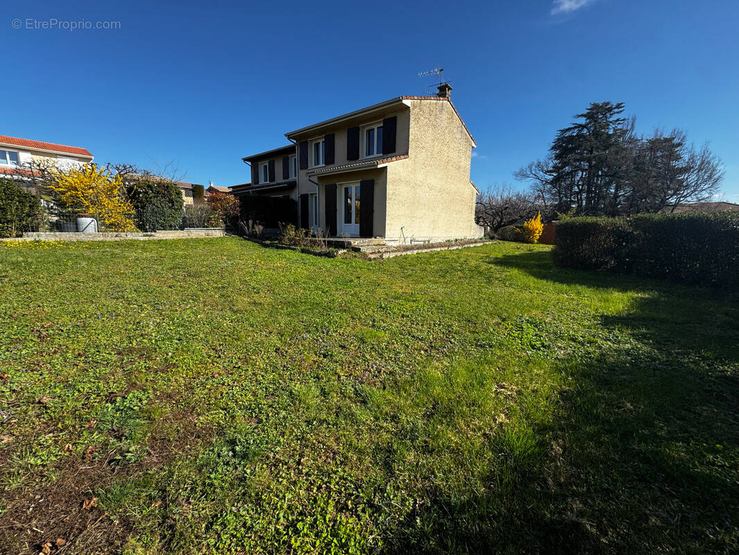 Maison à DAVEZIEUX