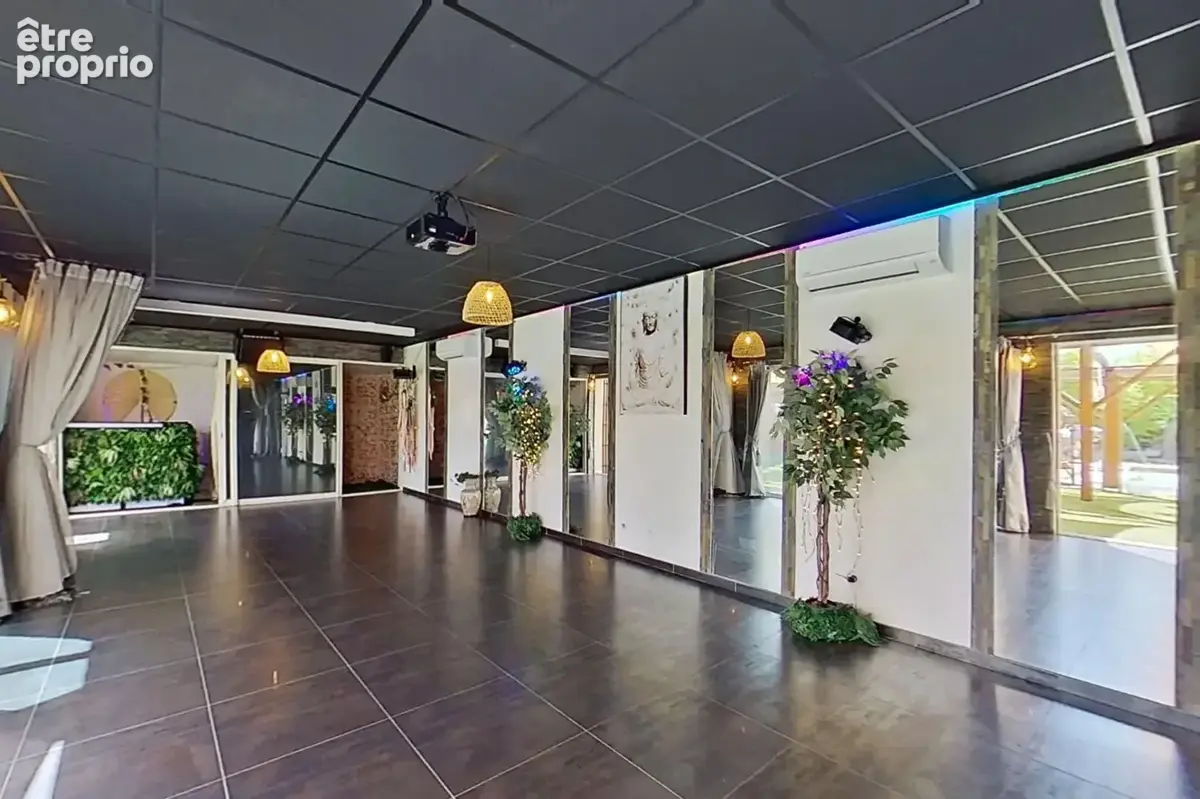 A vendre Solliès-Ville hameaux des DAIX  VILLA de 280 m² prestation de qualité - piscine - photo 8