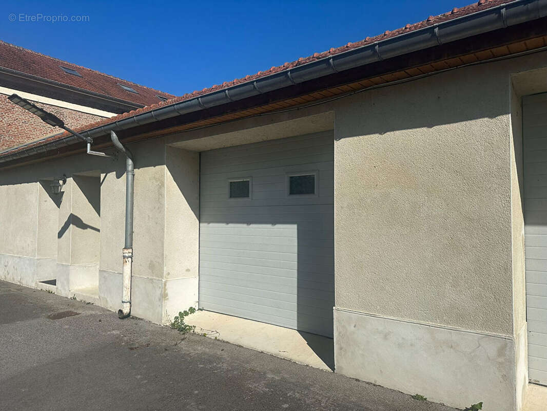 Maison à LA FERE