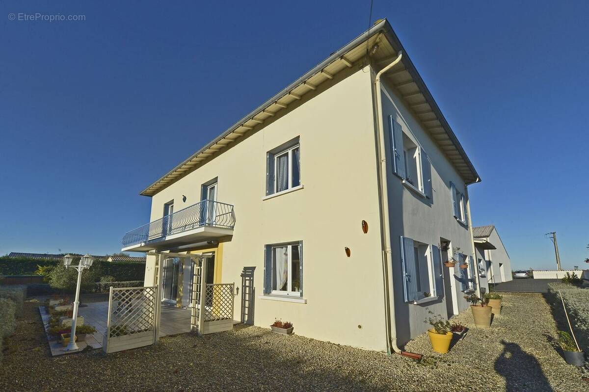 Maison à MEURSAC