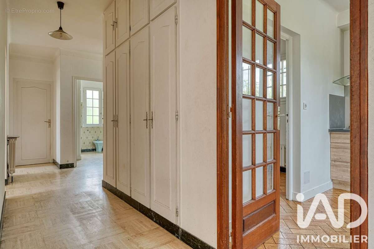 Maison 217 m² à Croissy-Sur-Seine  - photo 3