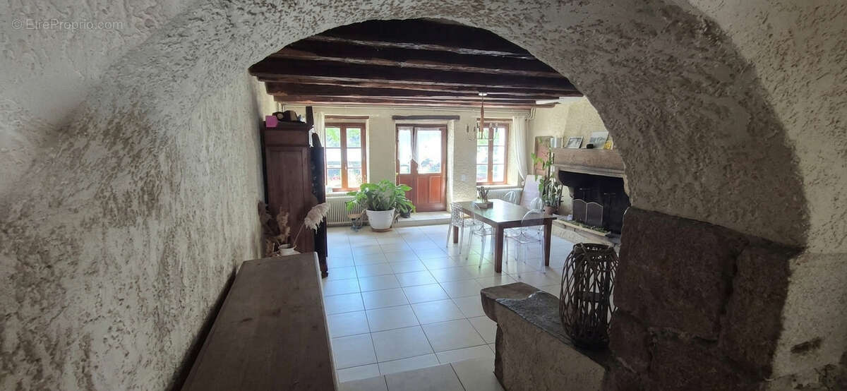 Maison à CONDRIEU