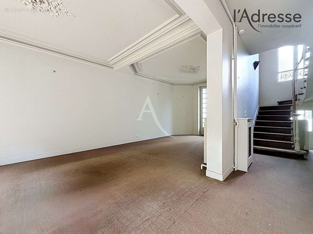 PUTEAUX/ Centre-Ville - Maison 8 pièces 168m² - 126m² d'Extérieurs - photo 5