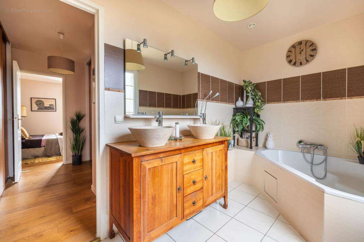 Rare maison familiale 7 pièces à La Norville - photo 17