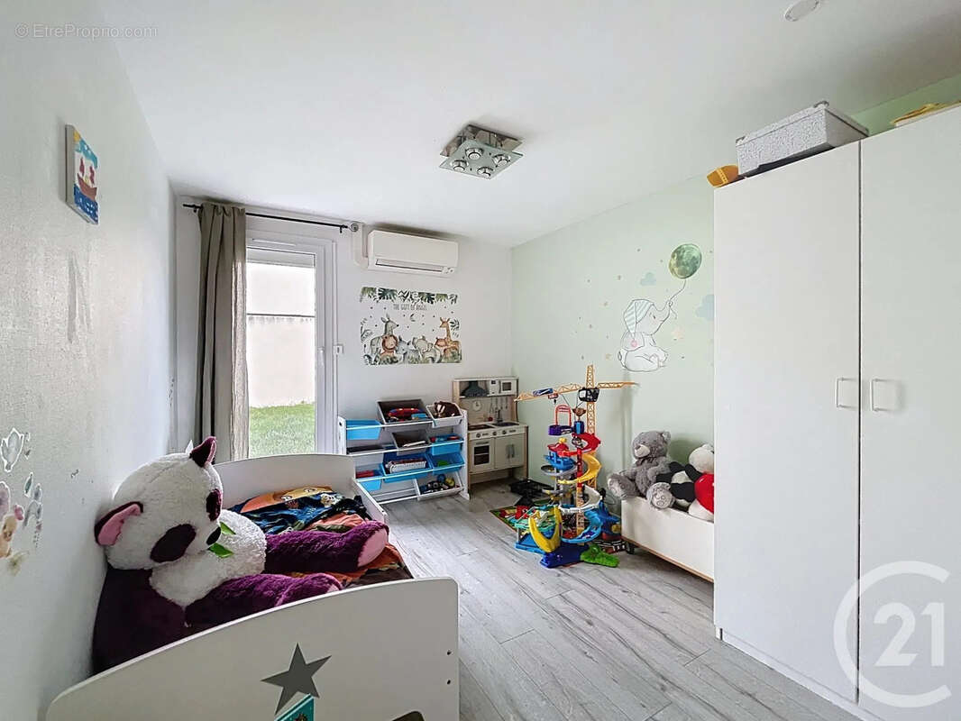 Maison à MOISSY-CRAMAYEL