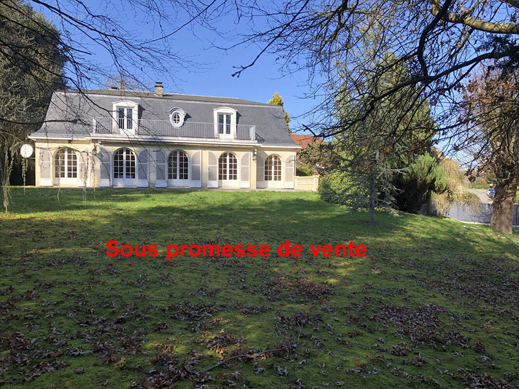 Maison à BUC