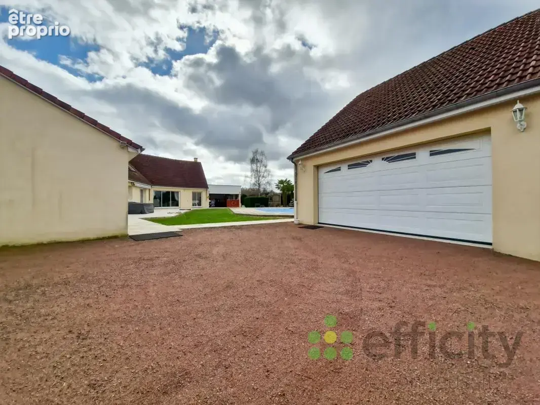 Maison 10 pièces 287 m² à vendre à Guecelard (72230) - photo 19