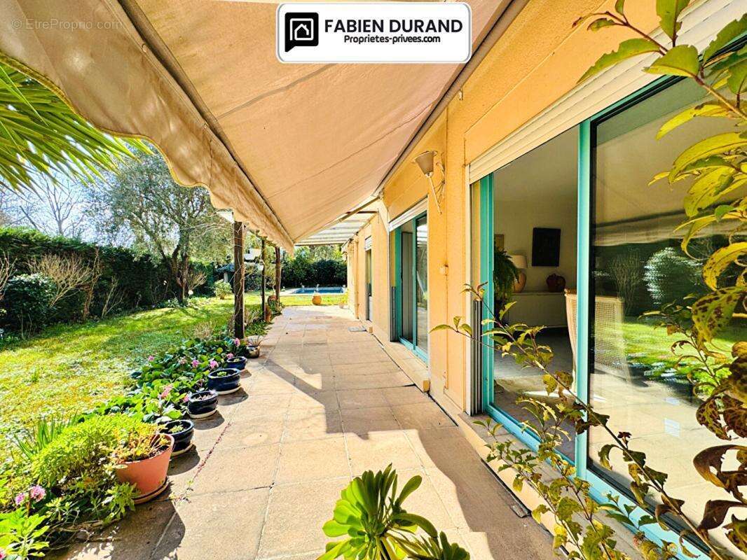 Appartement à MANDELIEU-LA-NAPOULE