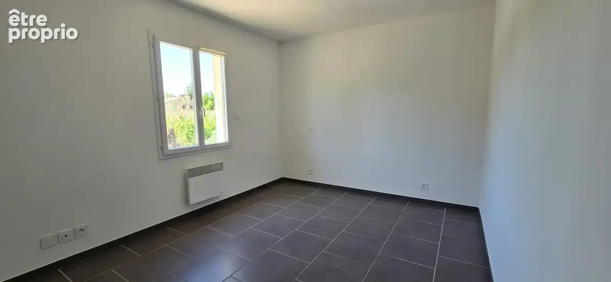 Colline impasse au calme villa  t4/5 sh 102 m2 3 ch veranda alu terrain 350 m2 piscine 7 x 4 m - photo 9