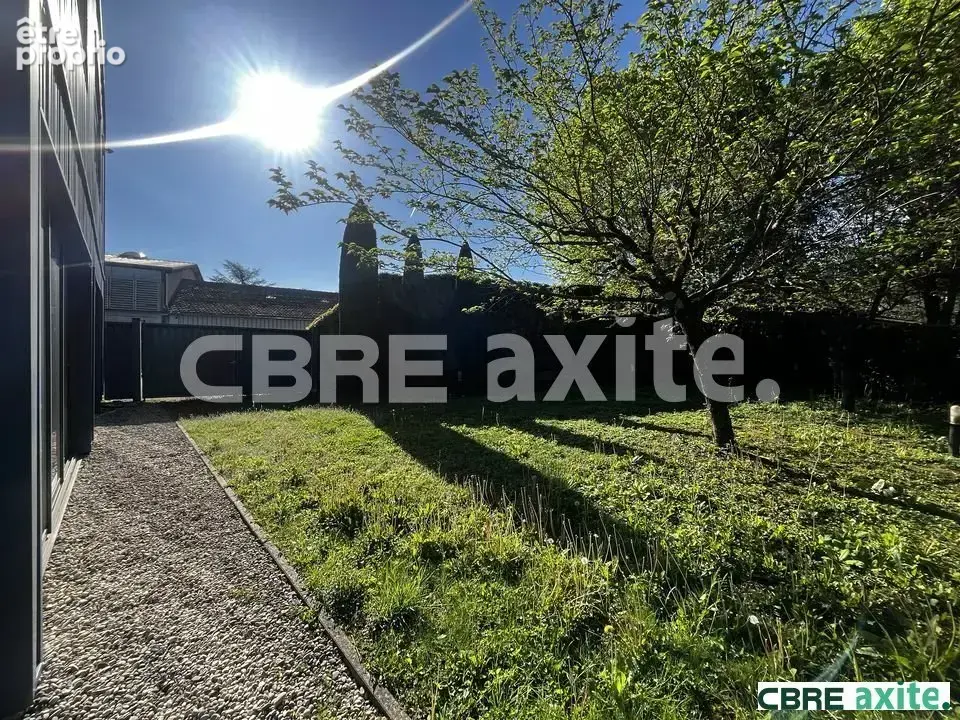 Commerce 374 m² à Bourgoin-Jallieu  - photo 2