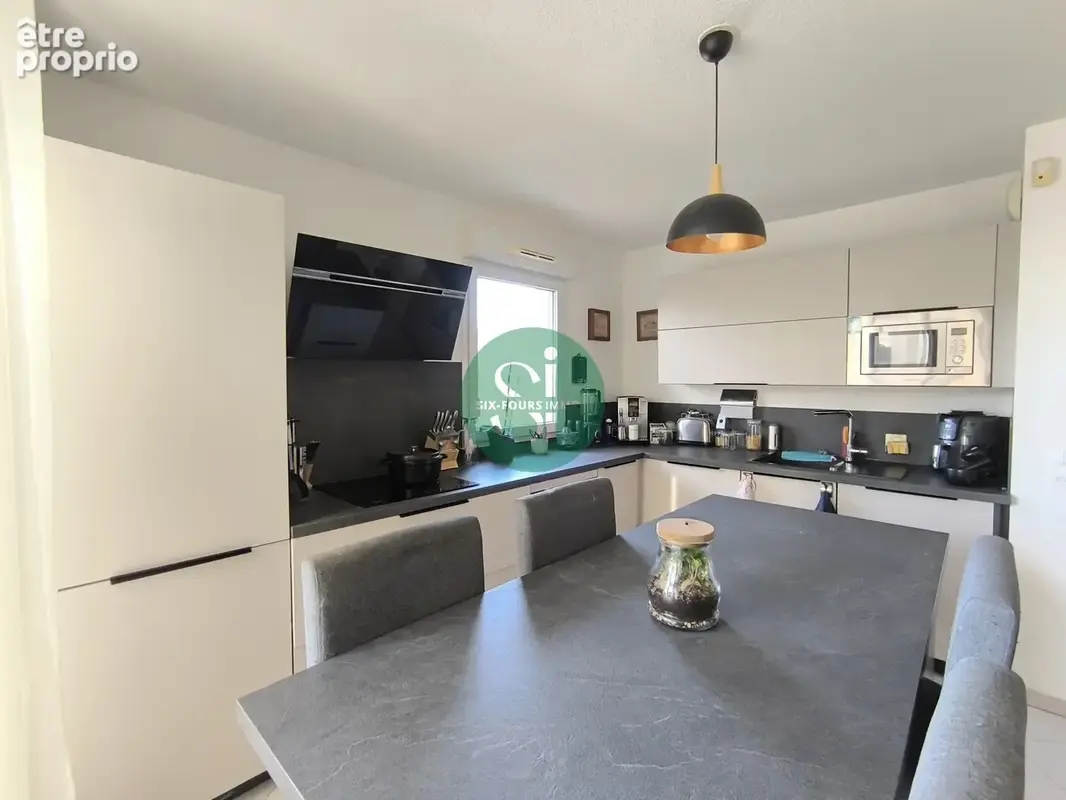 Six fours - appartement t3 60m2 avec terrasse et parking - photo 4