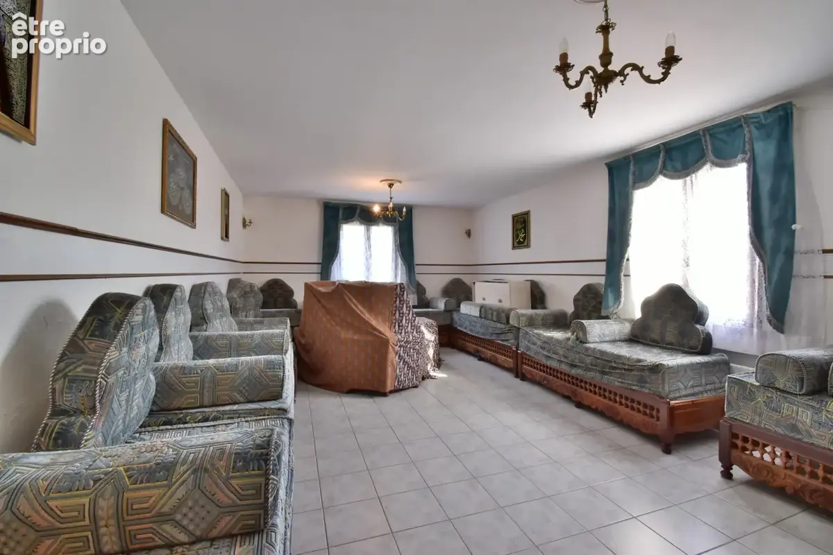 VILLA de plain-pied de 143 m² avec piscine sur 1 378 m² de terrain clos - photo 2
