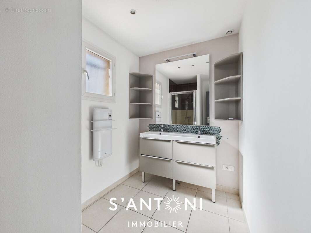 Maison à LIGNAN-SUR-ORB