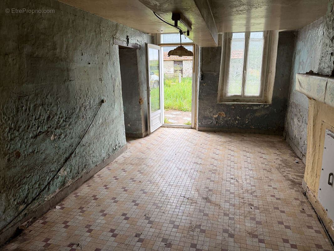 Maison à LE LOUROUX-BECONNAIS