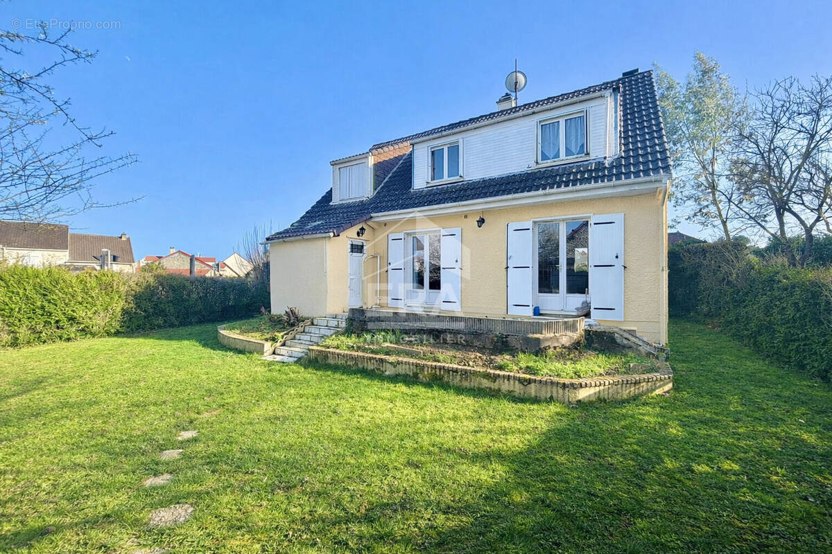 Maison à BOURAY-SUR-JUINE