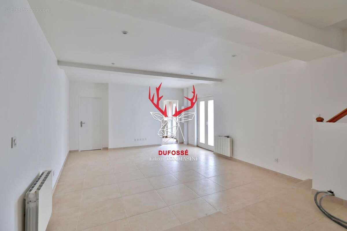 Photo 3 - Appartement à LA TOUR-DE-SALVAGNY