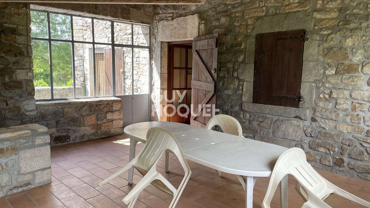 Maison à LABLACHERE