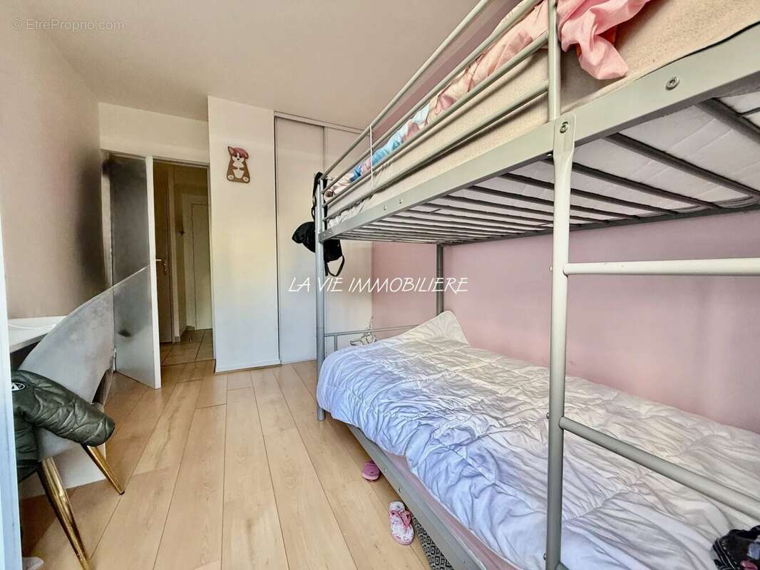 Appartement à LES PAVILLONS-SOUS-BOIS