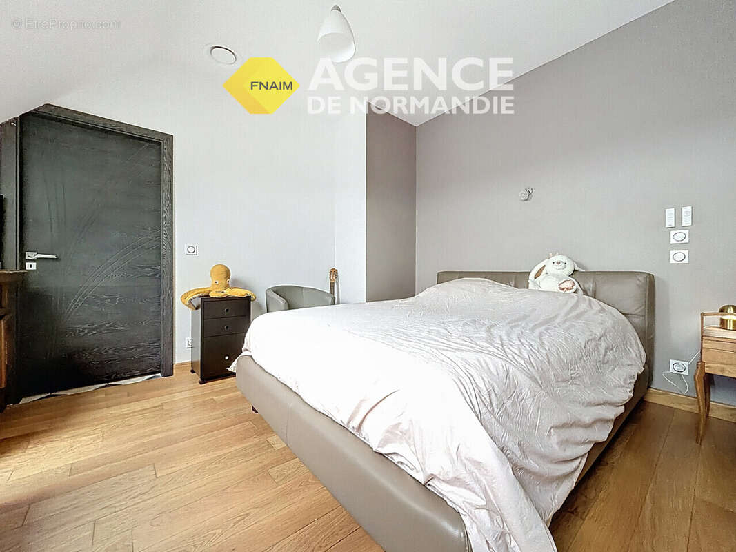 Maison à MONTREUIL-L'ARGILLE