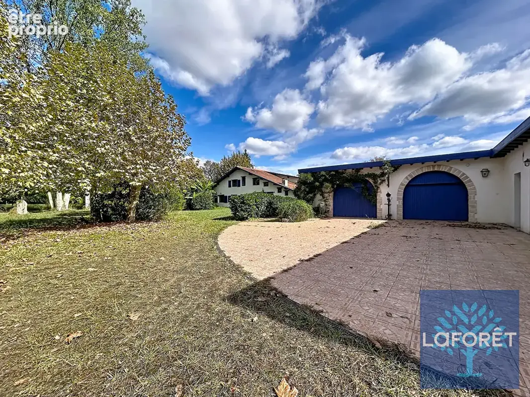 Propriété d'exception - 5,7 ha - Etang et Forêt - 483 m² - 10 chambres  - Piscine - photo 16