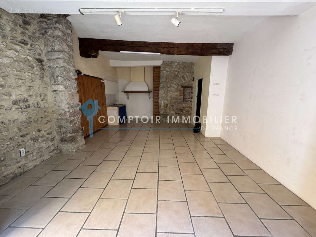 Maison de village avec local commercial et appartements à VILLEFRANCHE DE CONFLENT - photo 4