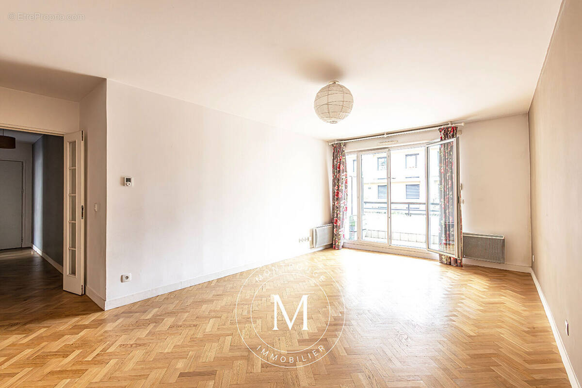 Appartement à MONTROUGE