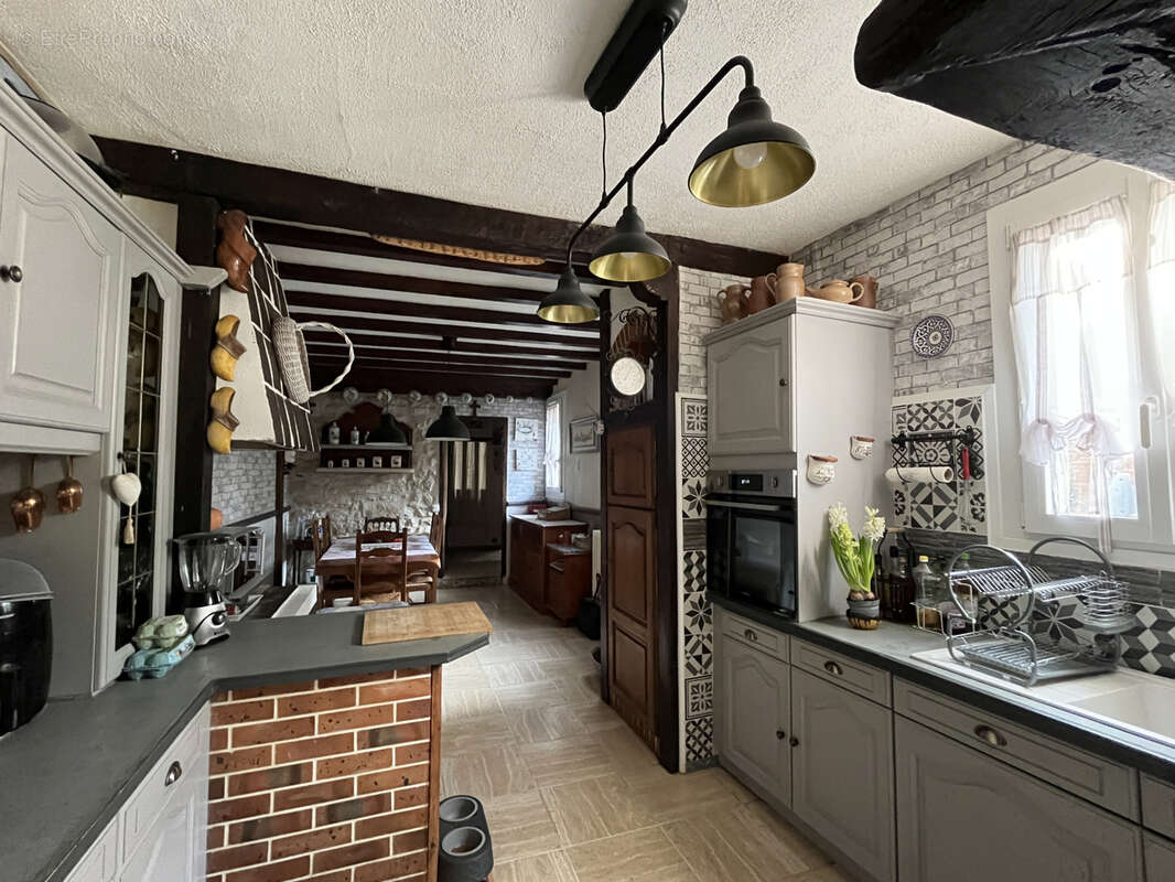 Maison à LA CHAPELLE-LA-REINE