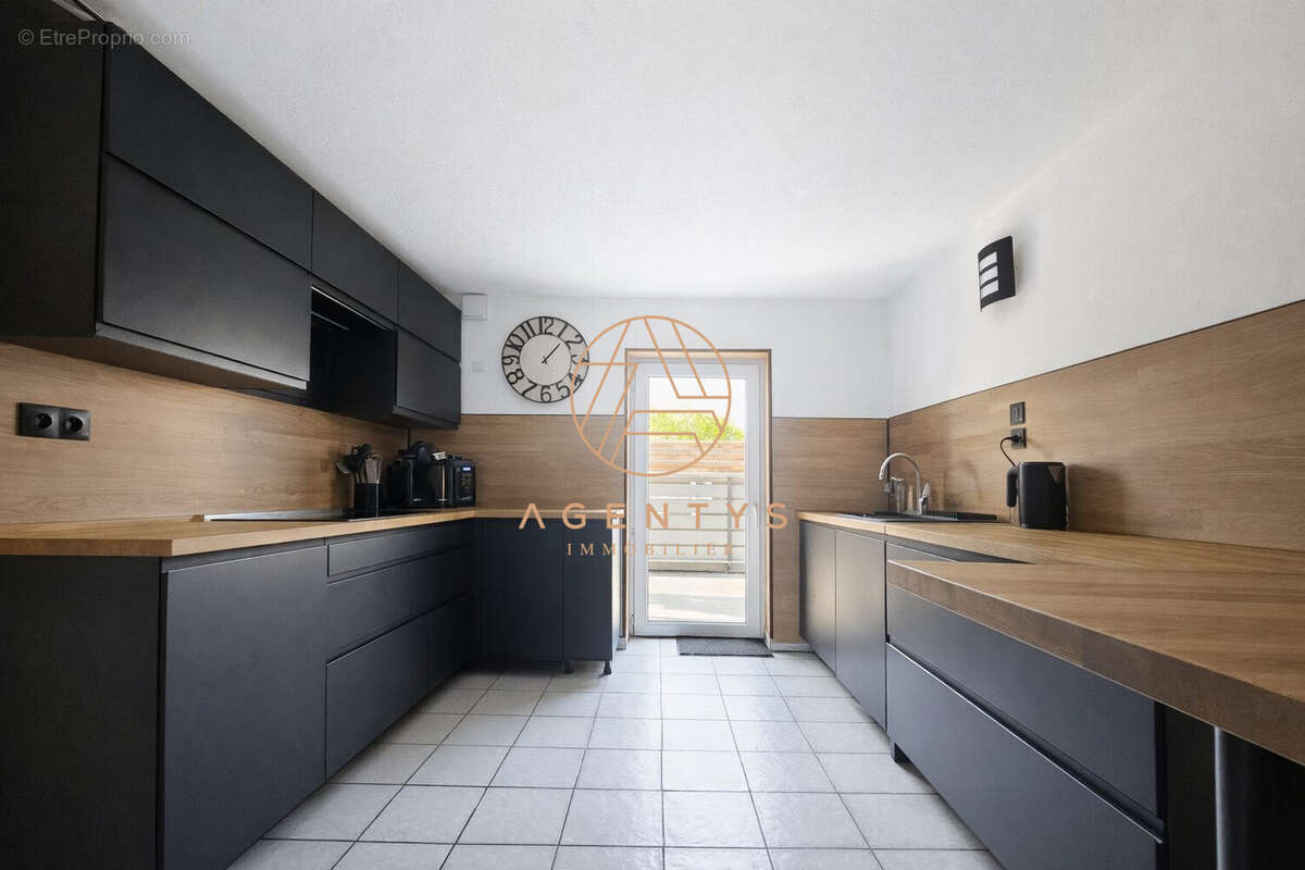 Maison à EMERAINVILLE