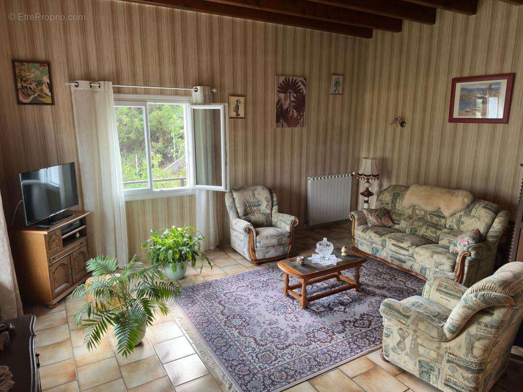 2 VILLAS  avec beau terrain et piscine - photo 24
