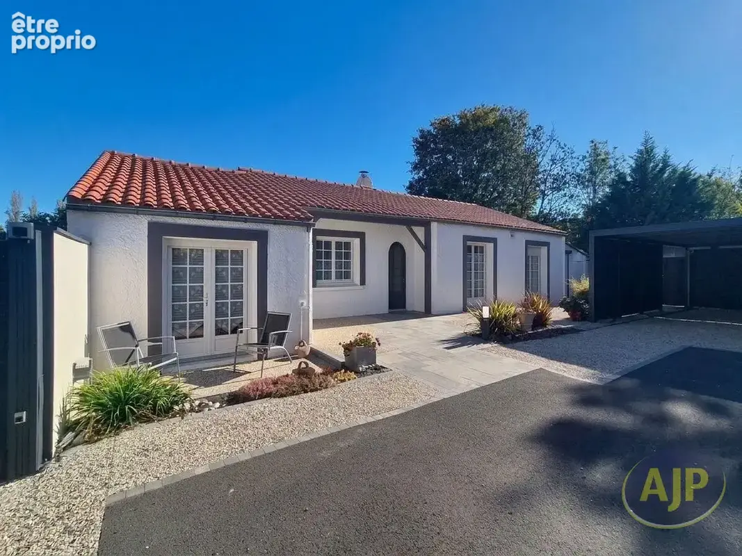 Maison Montaigu Vendee 5 pièce(s) 151 m2 - photo 17