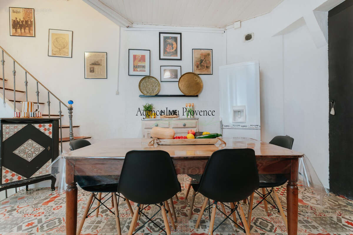 Maison 76 m² à Eyguieres  - photo 2