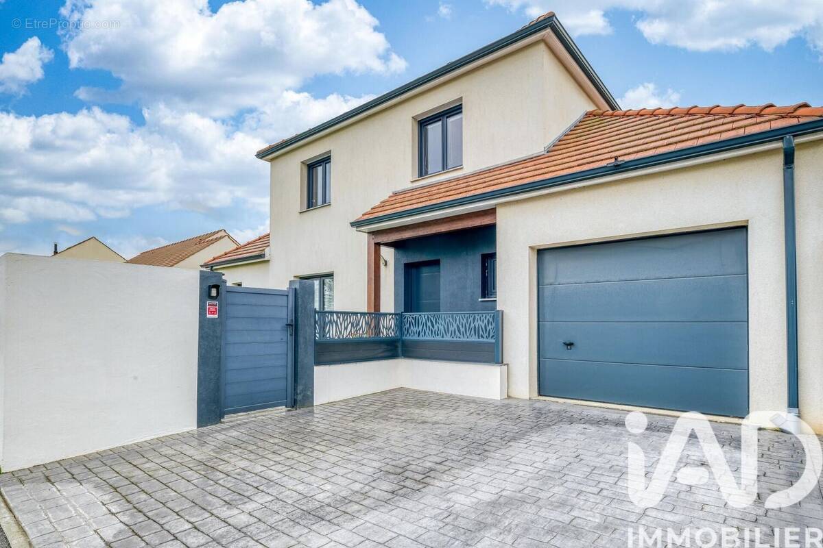 Photo 1 - Maison à CHARNY