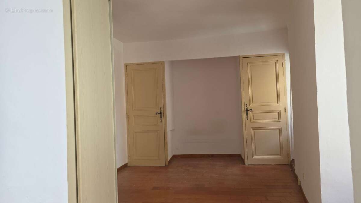 Appartement à LAMBESC