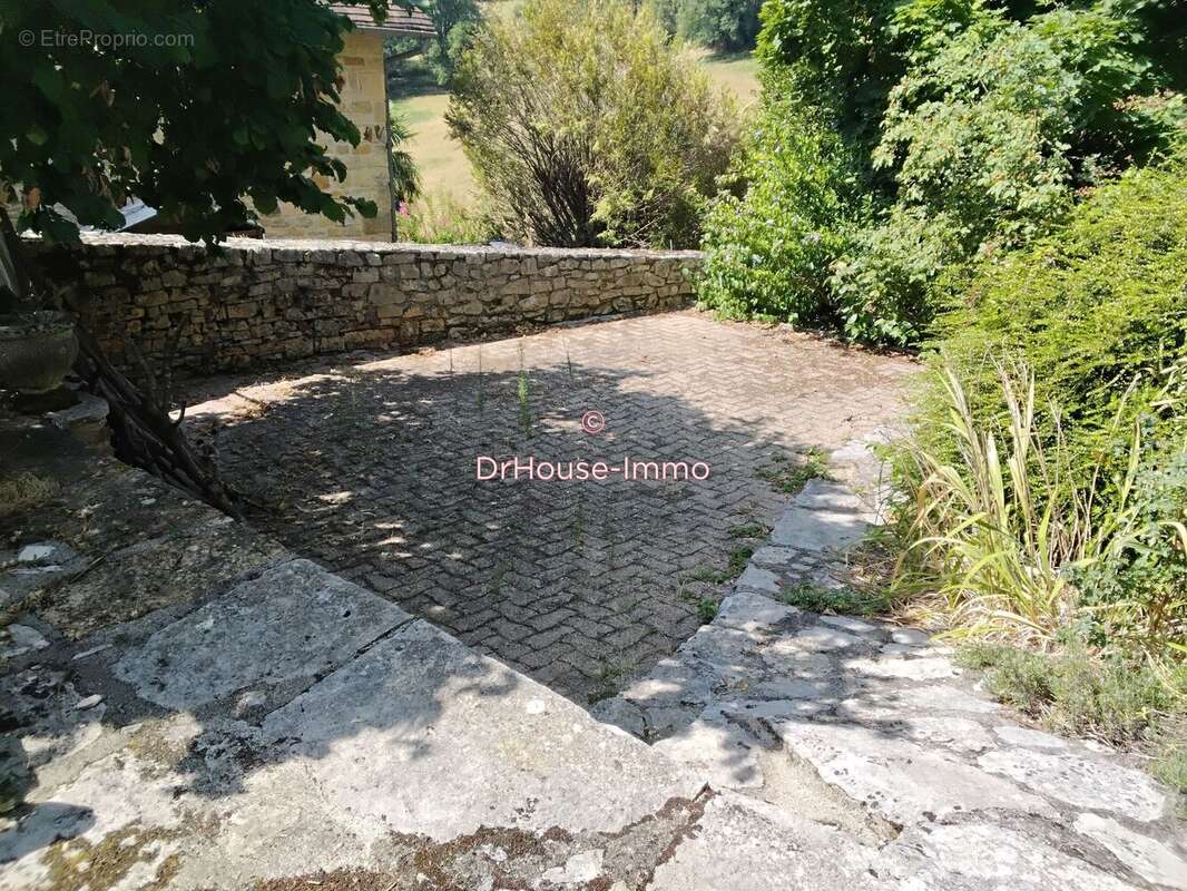 Maison 120 m² à Naussac  - photo 5