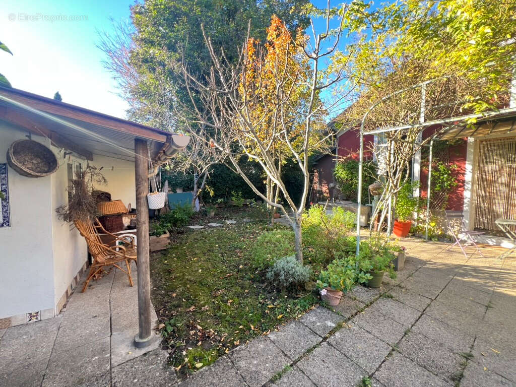 Maison à VAULX-EN-VELIN