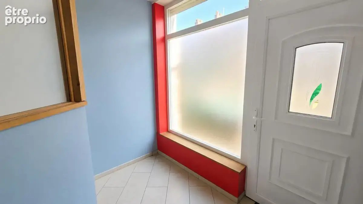 Maison 130 m² à Estaires  - photo 5