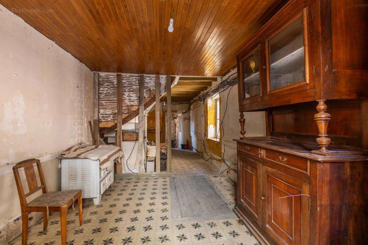 Maison à VAUX-EN-BEAUJOLAIS