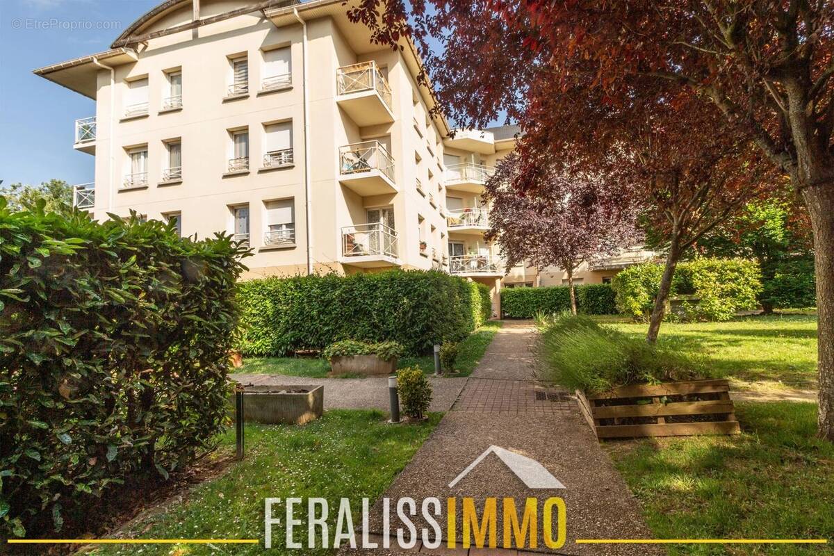 Appartement à JOUY-LE-MOUTIER