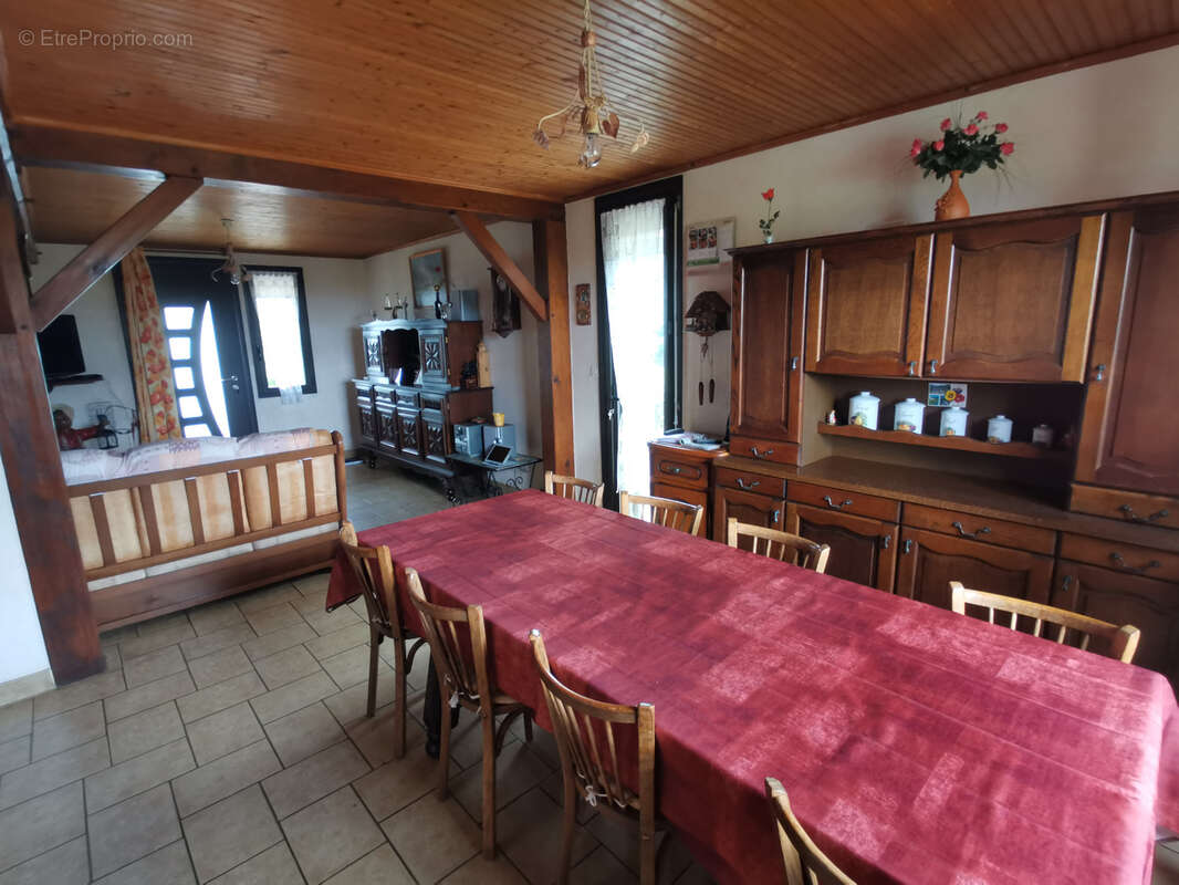 Maison à SAINT-MALO-DU-BOIS