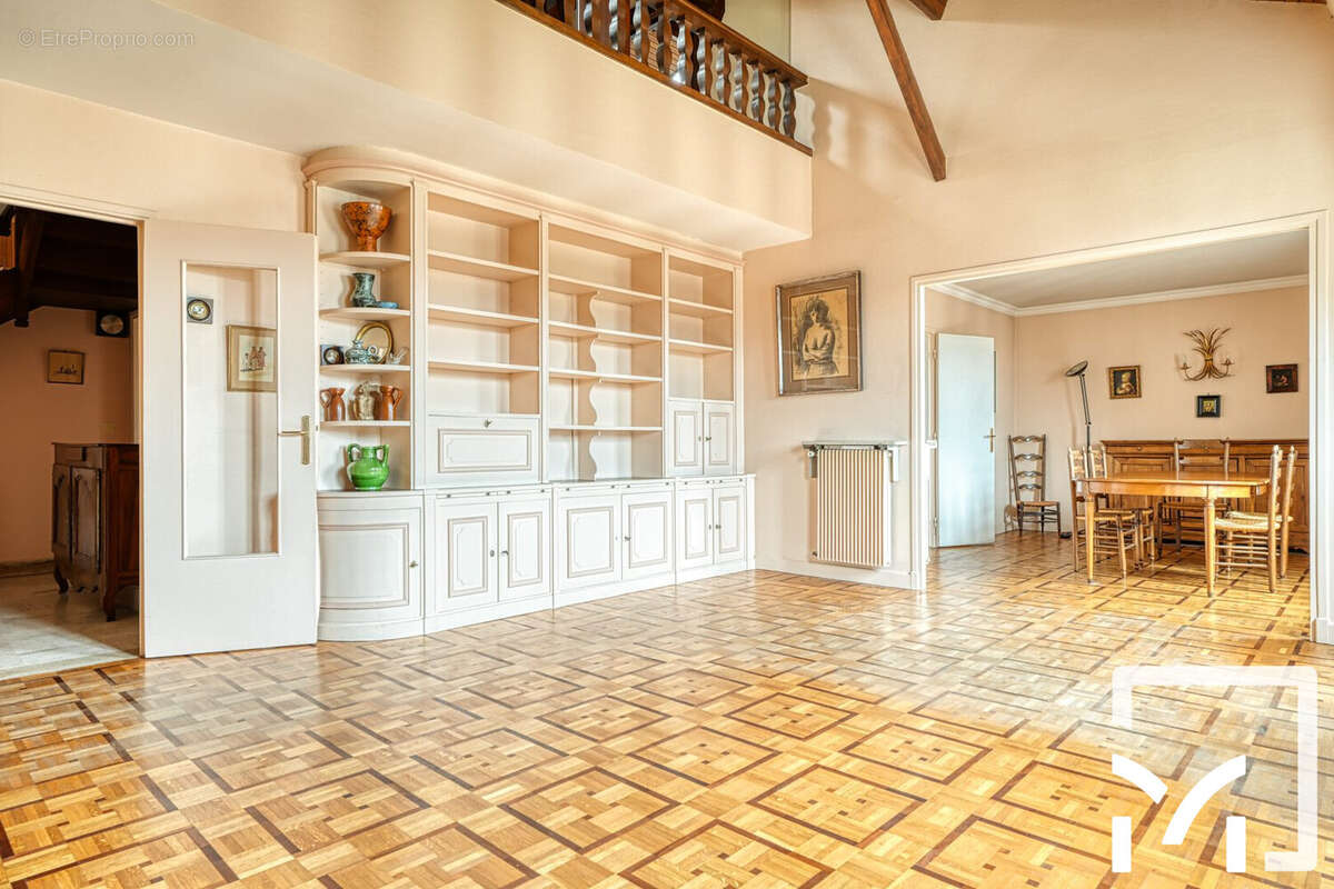 Appartement à VERSAILLES