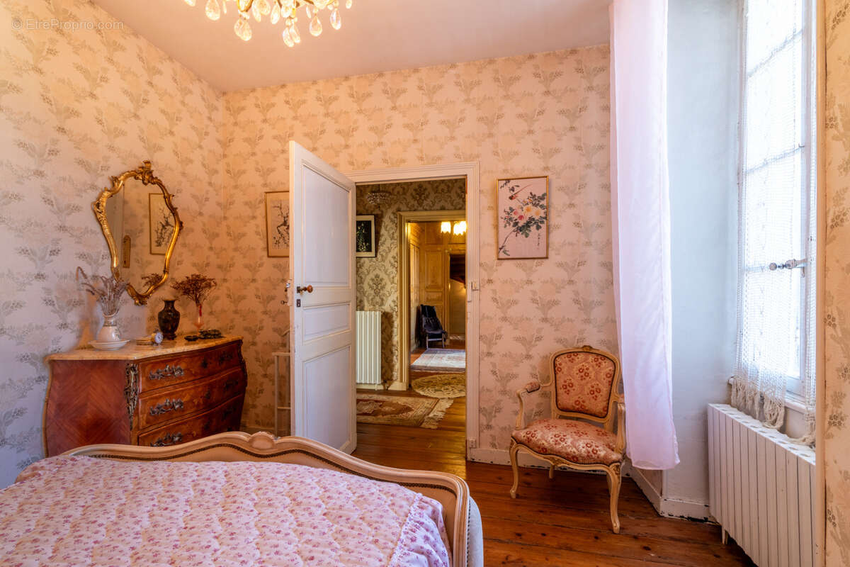 Maison à SAINT-SAVINIEN