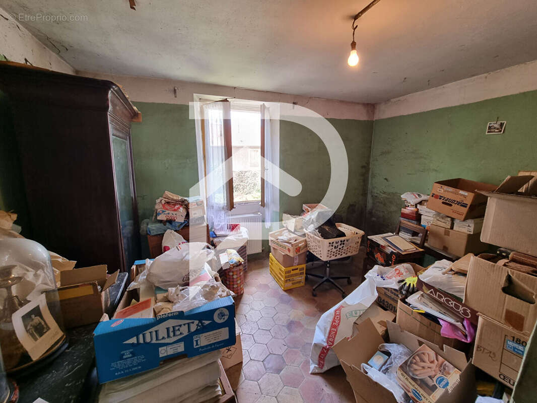 Maison à MEZIERES-SUR-SEINE