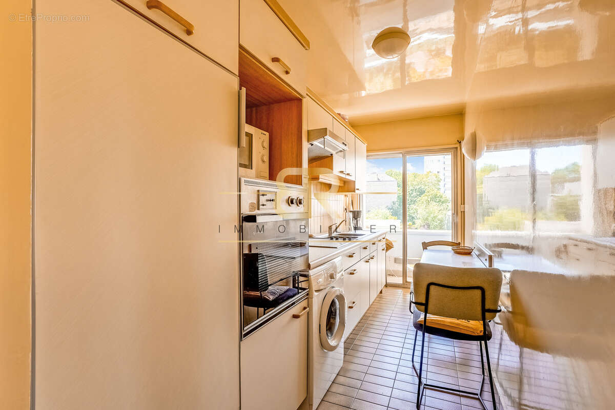 Appartement à PARIS-15E