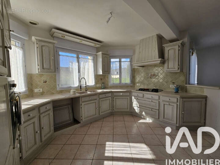 Maison 114 m² à Ruille-Sur-Loir  - photo 8