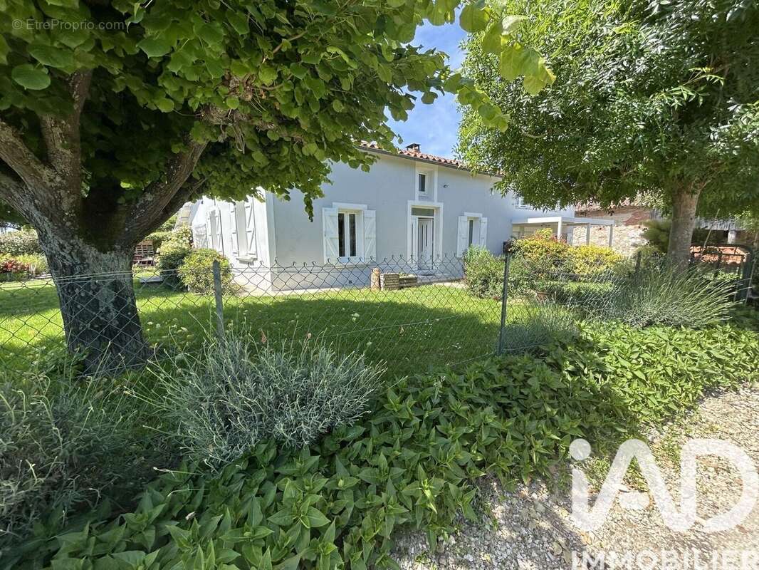 Maison 213 m² à Boudou  - photo 3