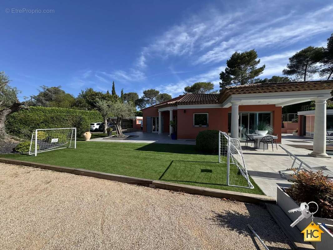 Maison à MOUGINS