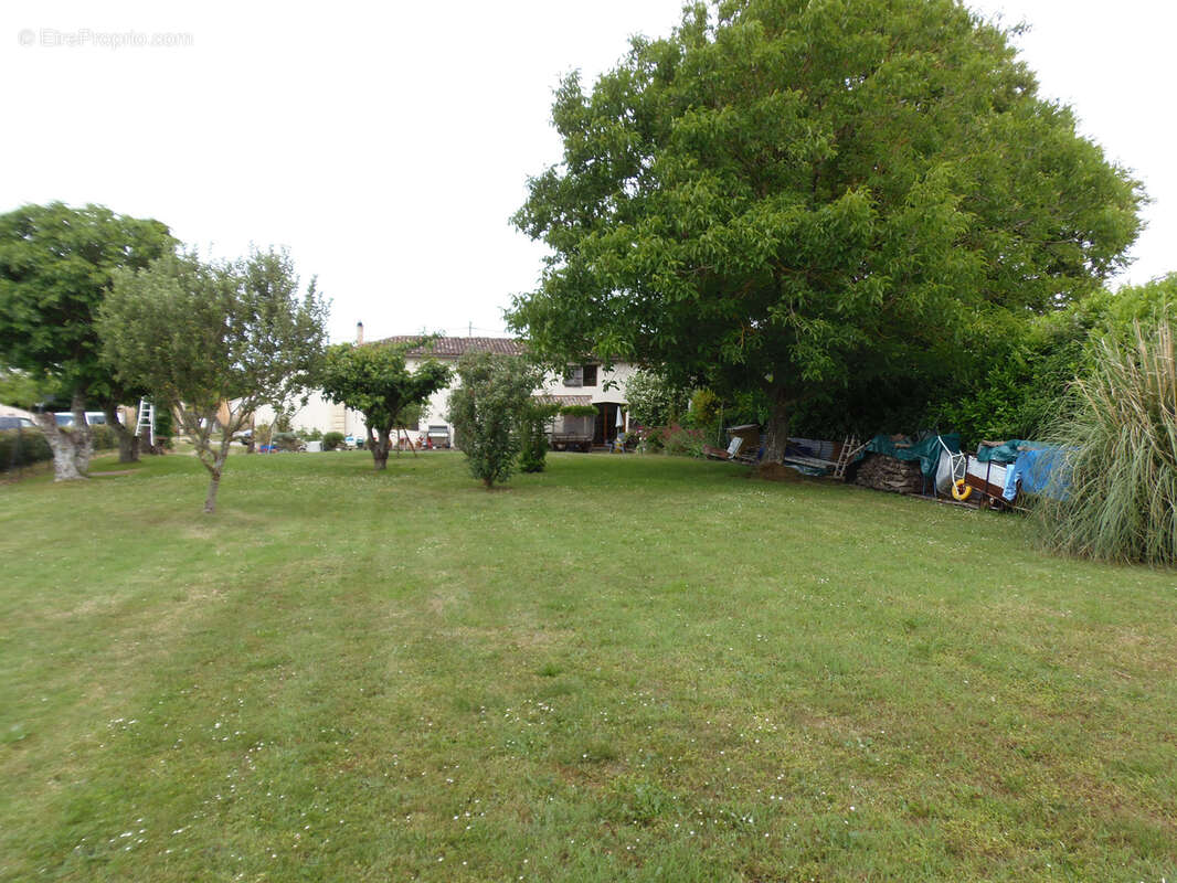 Maison à SAINT-DIZANT-DU-GUA