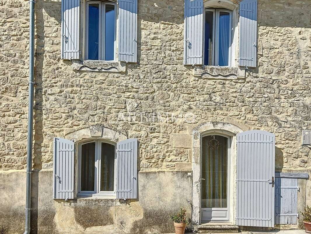 Maison à GORDES