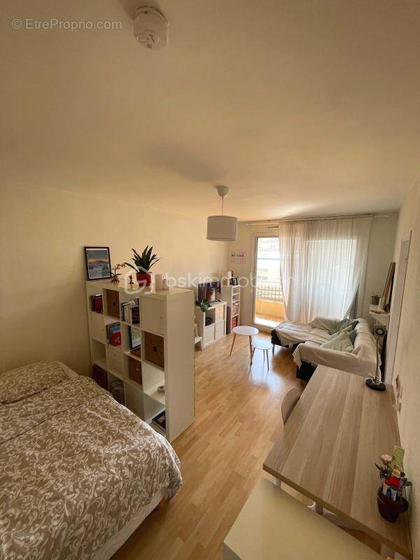 Appartement à MARSEILLE-5E